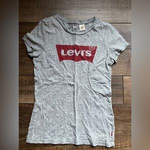 Levi’s T shirt
